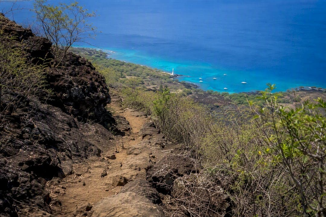 Hiking to Captain Cook Monument: Trail Guide and Tips